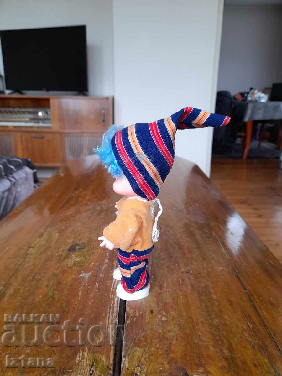 Livrarea Păpușă veche, pitic