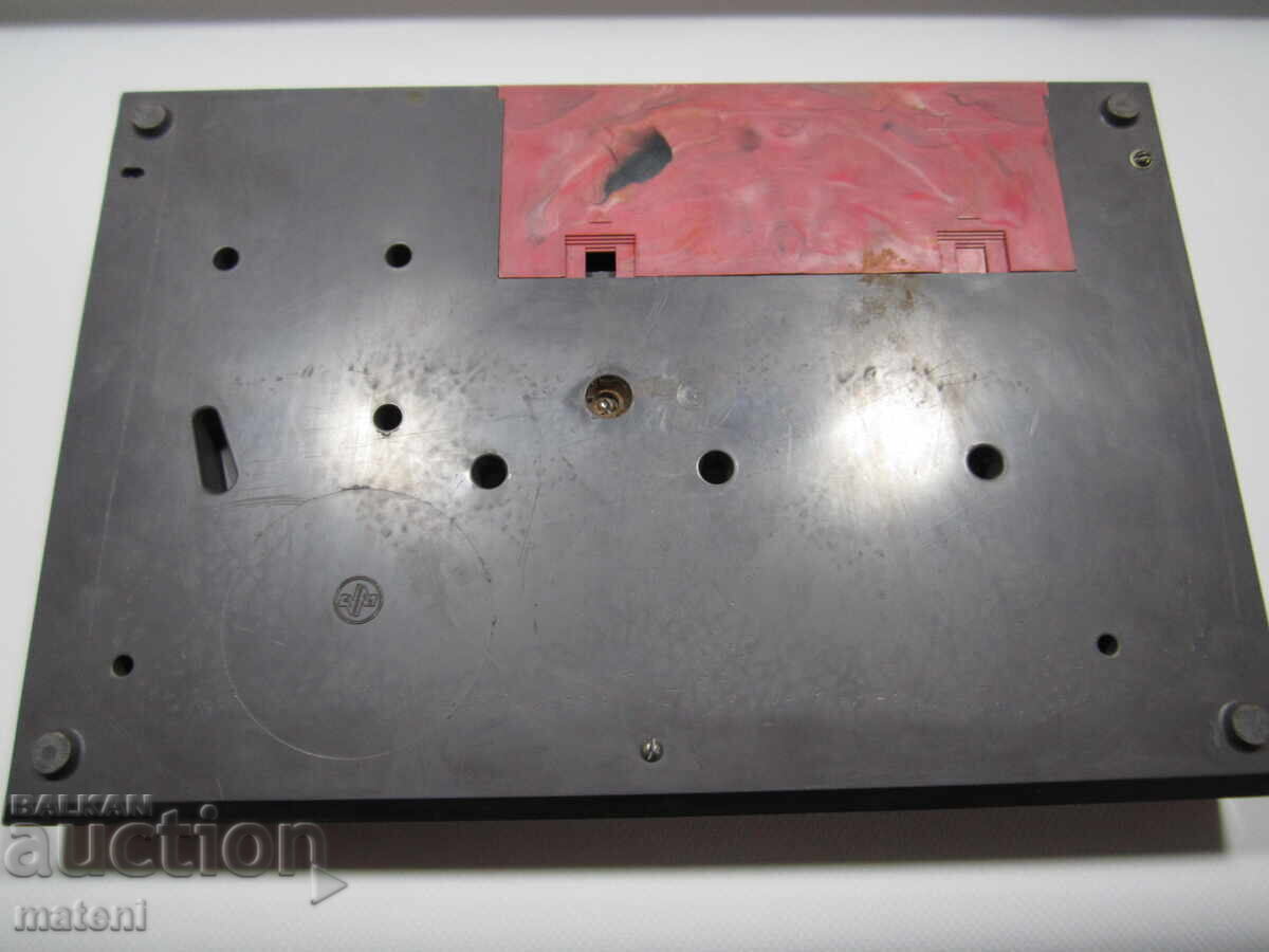 Delivery of OLD CHILD RUSSIAN TOY PIANO MUSICAL INSTRUMENT