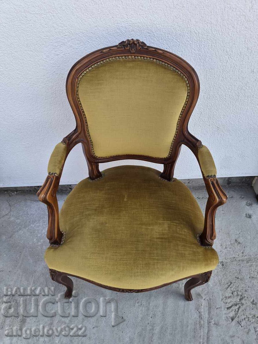 Аукцион Красив винтидж Италиански стол масив!!!