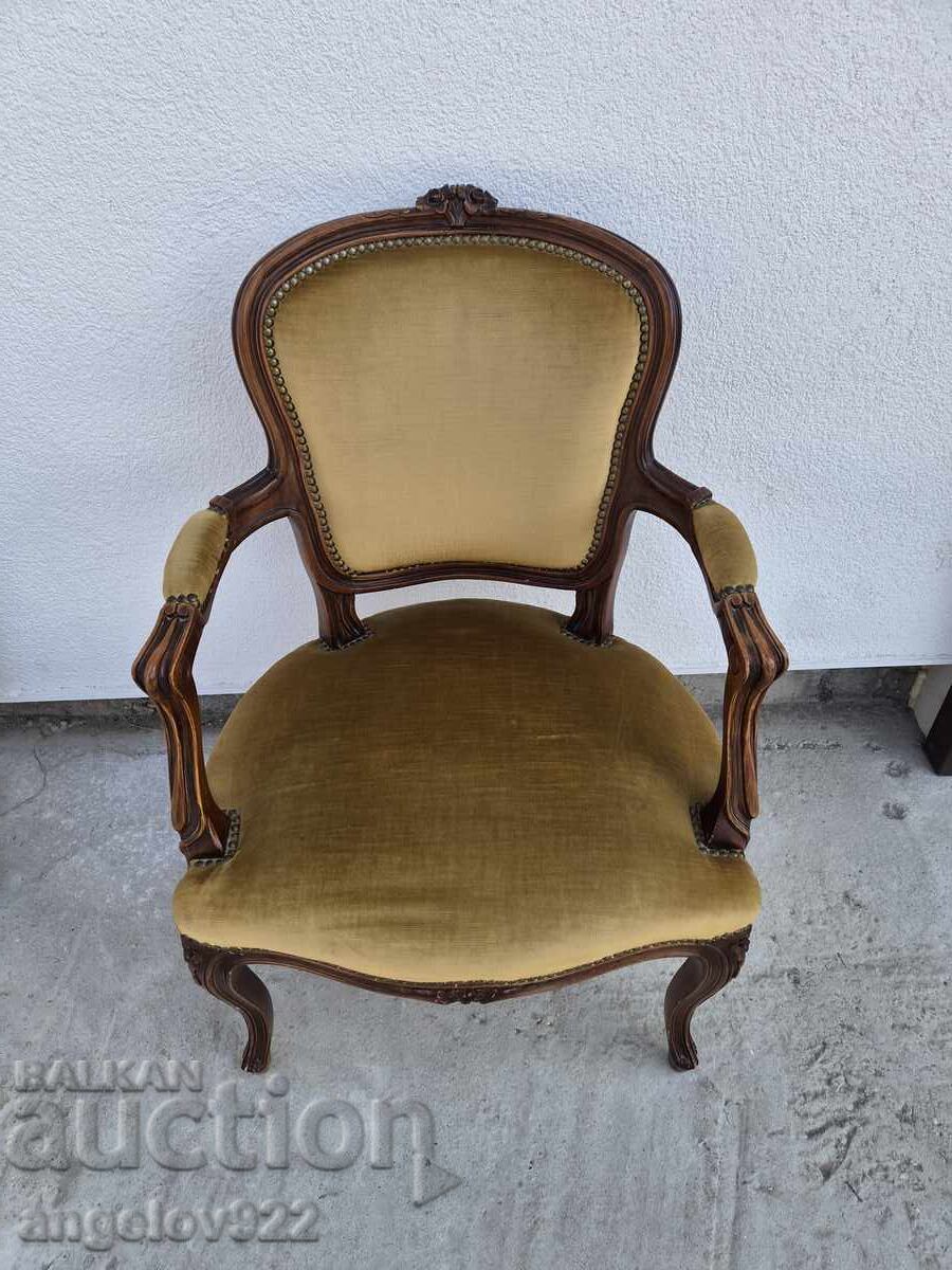 Красив винтидж Италиански стол масив!!! с цена € 0.01 | 0.02 лв.