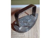 Fier de călcat retro pentru colecționari