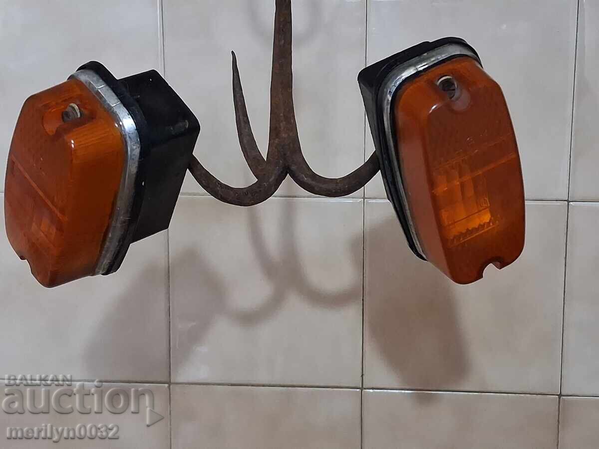 Semnalizări 2 buc pentru automobil Trabant semnalizator lampă RDG cu preț € 42.26 | 82.65 BGN