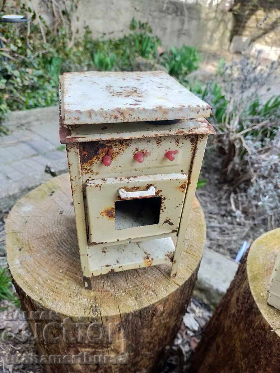 Auction  Small decorative bitches