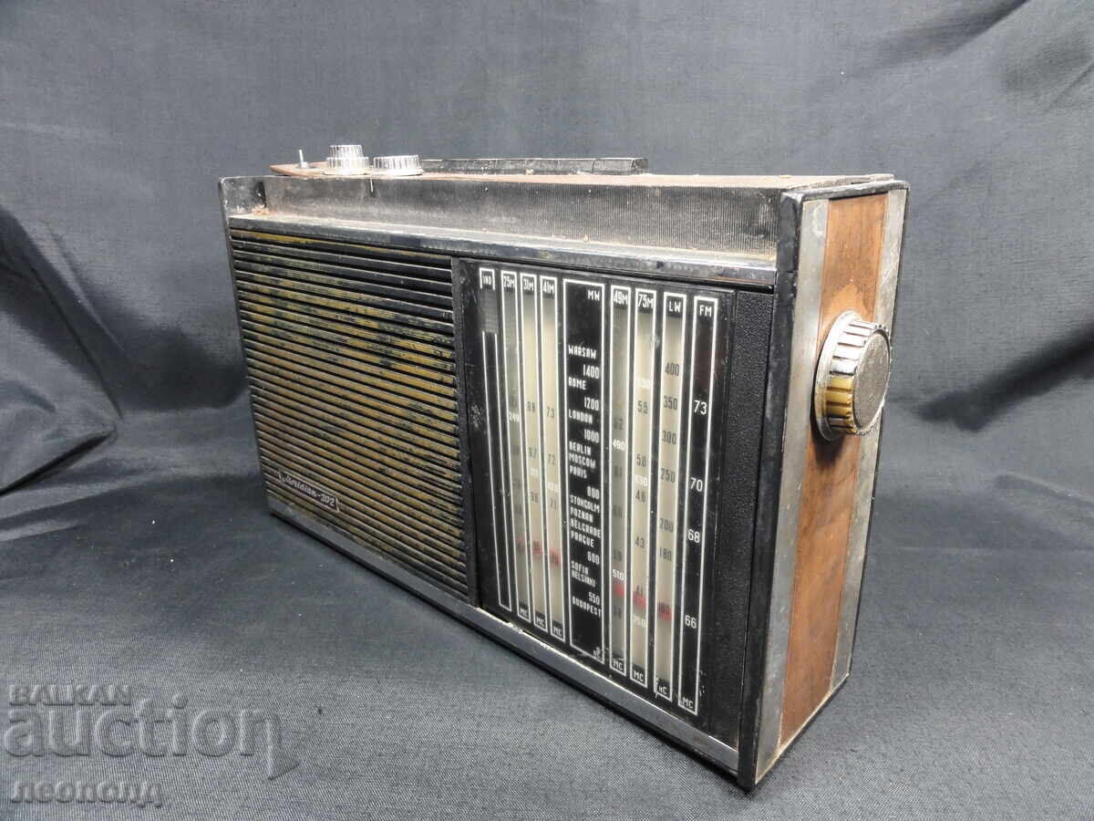 BZTS STAR RETRO SOTS SSSR TRANZISTOR RADIO MERIDIAN 202 cu preț € 2.50 | 4.89 BGN