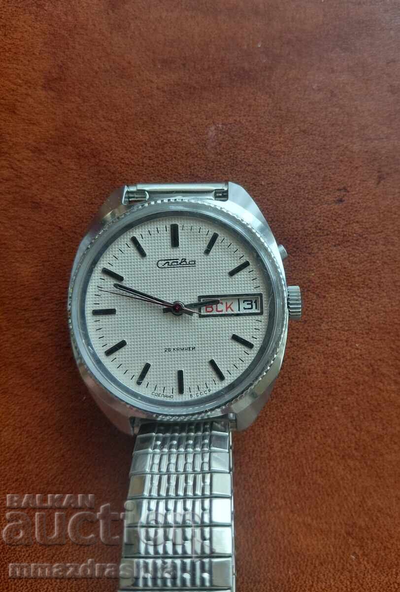 Ръчен часовник Слава, 26 камъка, отличен с цена € 32.25 | 63.08 лв.