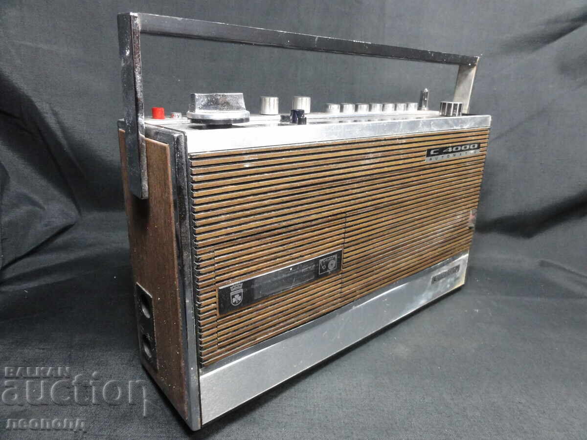 Licitație BZC VECHI RETRO TRANZISTOR RADIO CASETA PLAYER GRUNDIG C4000