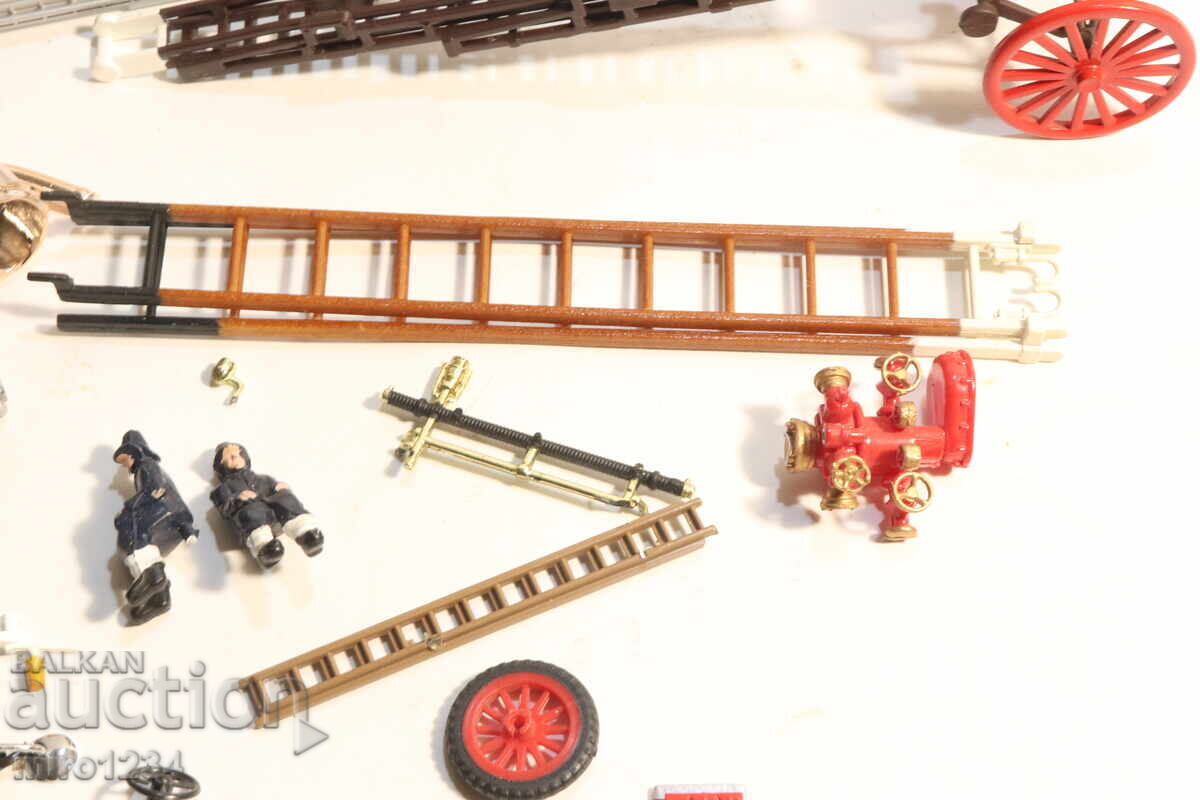 Licitație 1/55 1/43 ȘI ALTELE. PIESE ACCESORII MODEL AUTOCOLANT POMPIERI Licitație 1/55 1/43 ȘI ALTELE. PIESE ACCESORII MODEL AUTOCOLANT POMPIERI