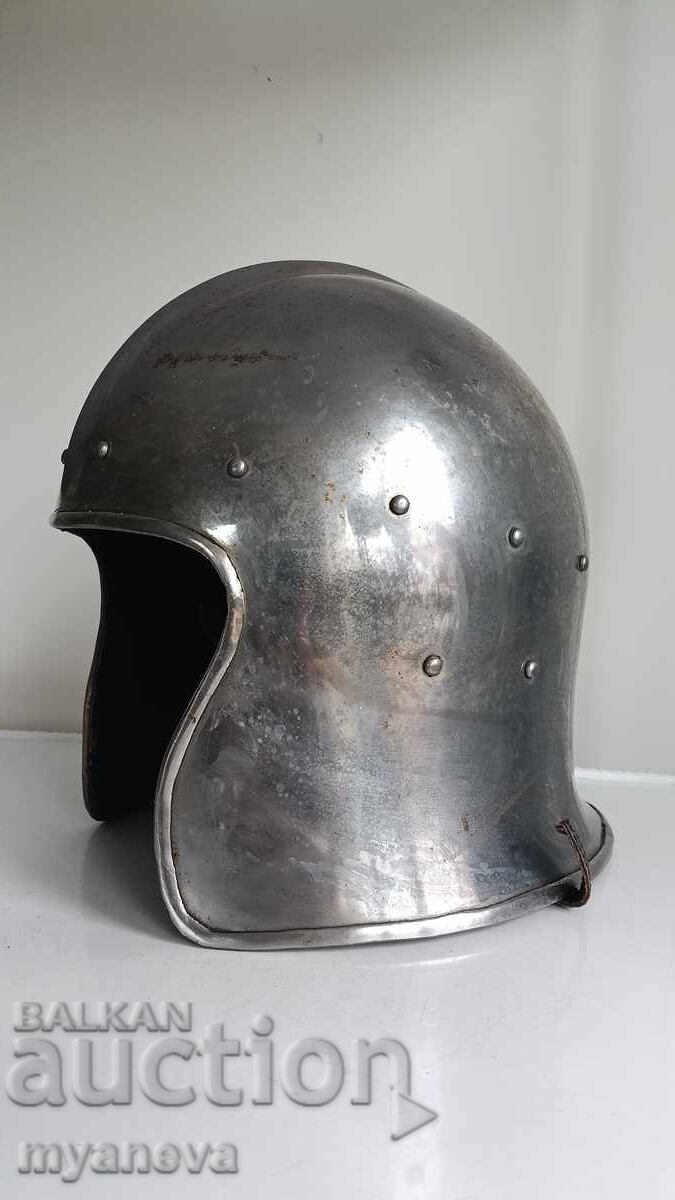 Licitație Casca cavaler medievală, tip Barbute