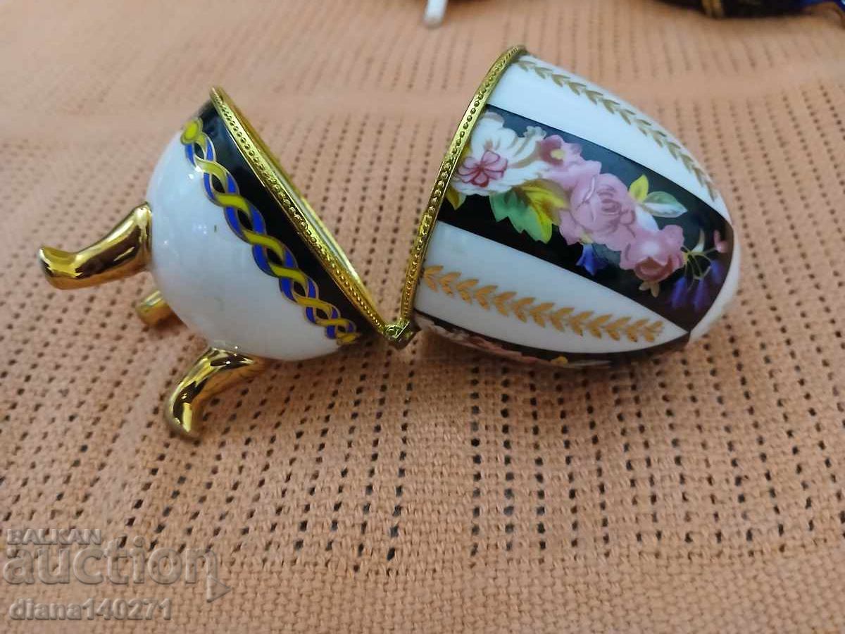 Livrarea Cutie din porțelan în formă de ou, 10 cm, pictată manual