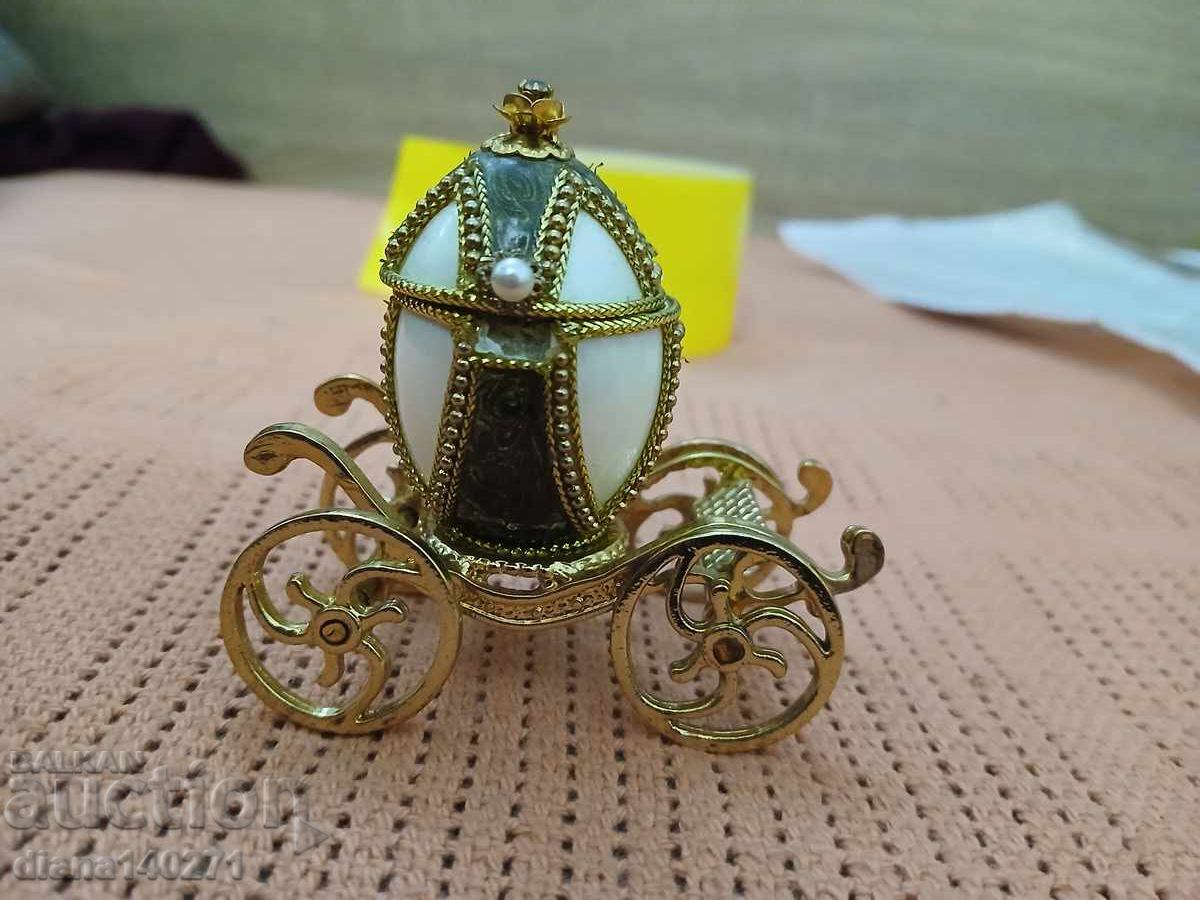 Cutiuță ou mini în formă de trăsură 7 cm