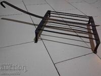 Стара ръчно кована скара, пържолник, ковано желязо