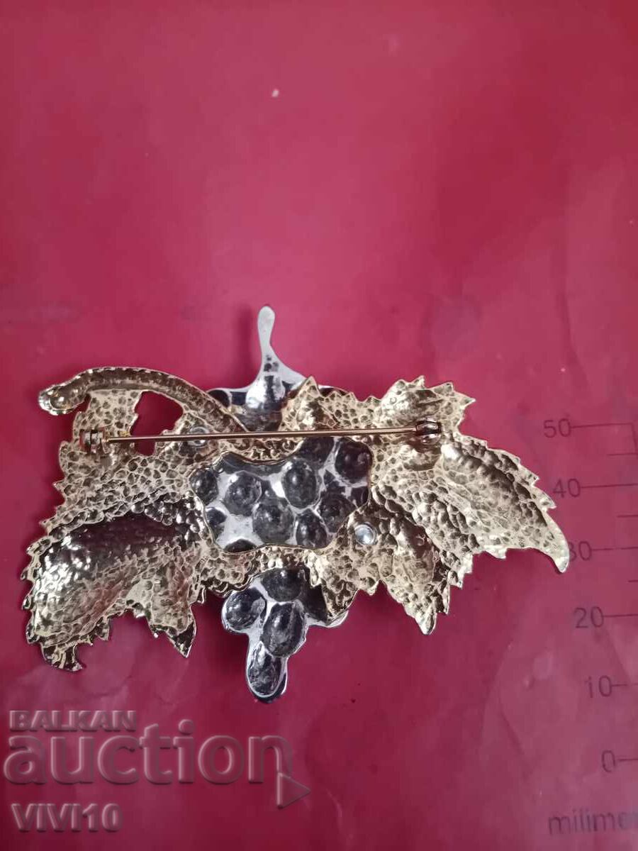 Αντίκα καρφίτσα, σταφύλι με τιμή € 10.00 | 19.56 BGN