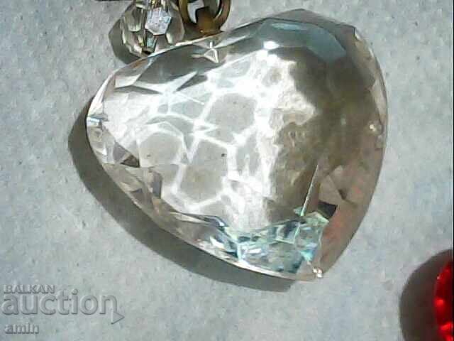 Bucăți de inimă de cristal alb cu preț € 3.00 | 5.87 BGN