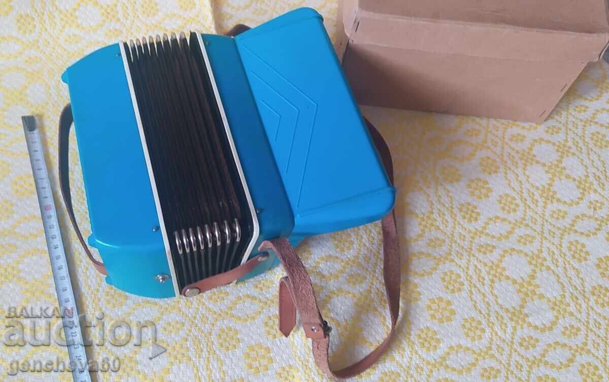 Acordeon pentru copii VERMONA, anii '70, de colecție - 5 Acordeon pentru copii VERMONA, anii '70, de colecție - 5