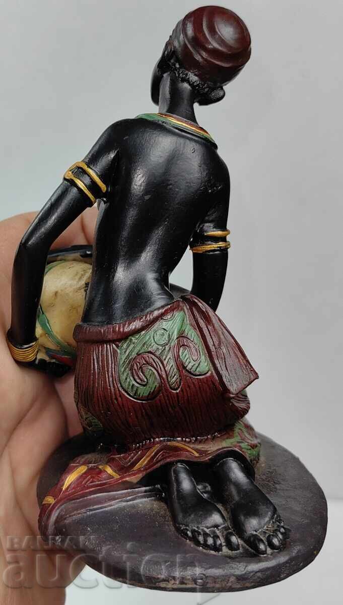 AFRICAN STATUETTE PLASTIC FIGURE WOMAN HEALTHY - 5