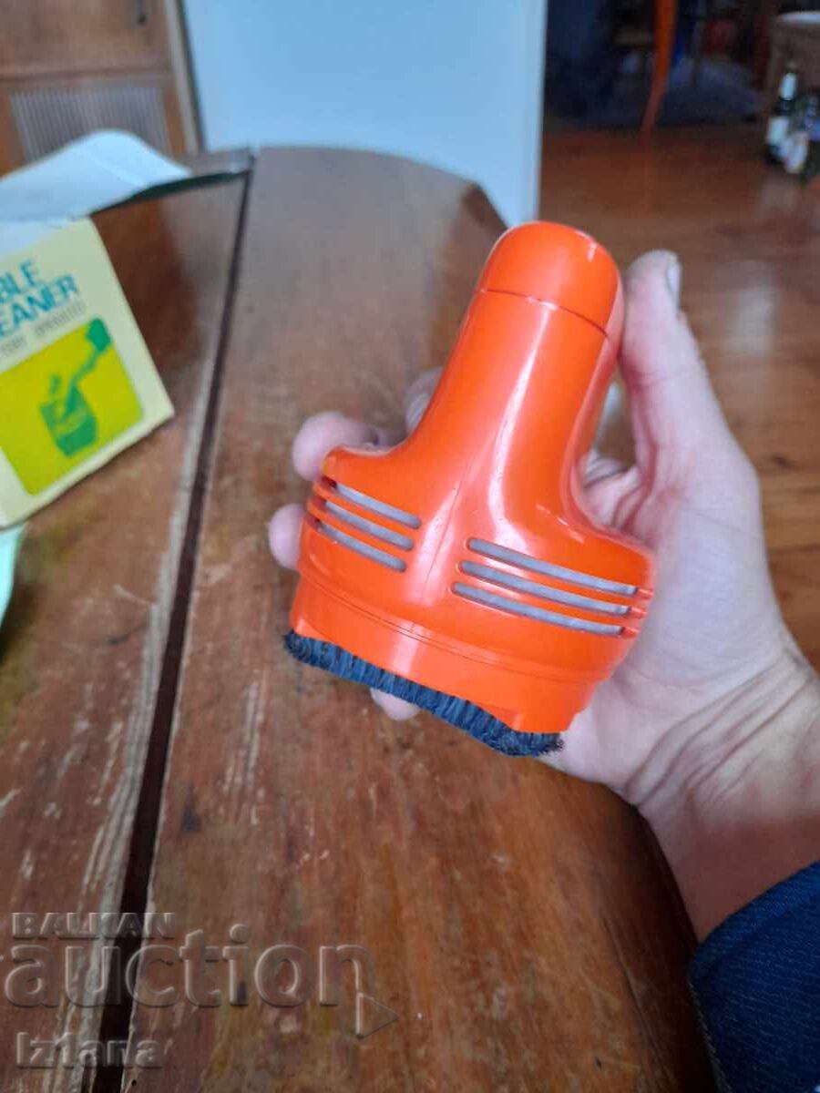 Livrarea Aspirator vechi de masă Clinka