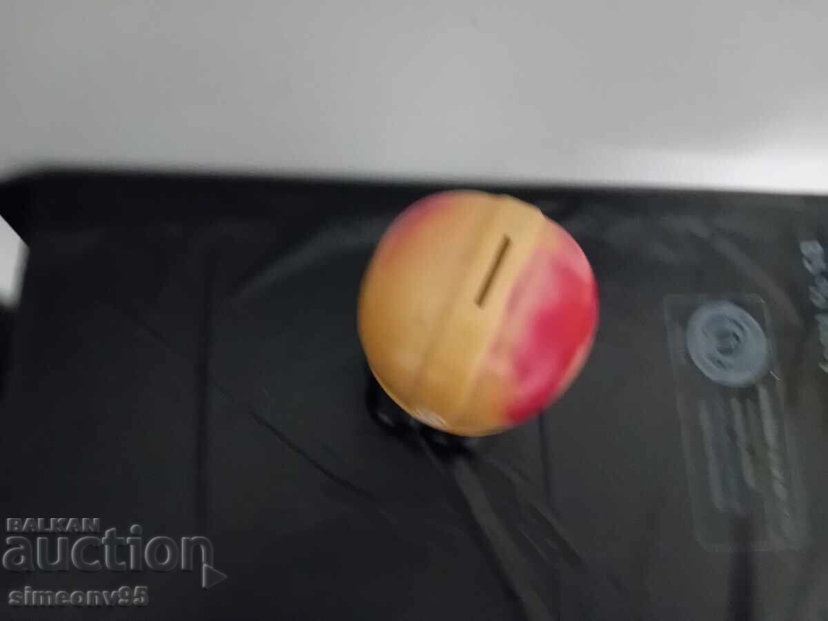 Veche pușculiță comunistă cu preț € 10.00 | 19.56 BGN