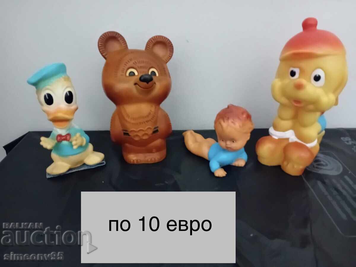Jucării vechi din cauciuc din epoca socialistă
