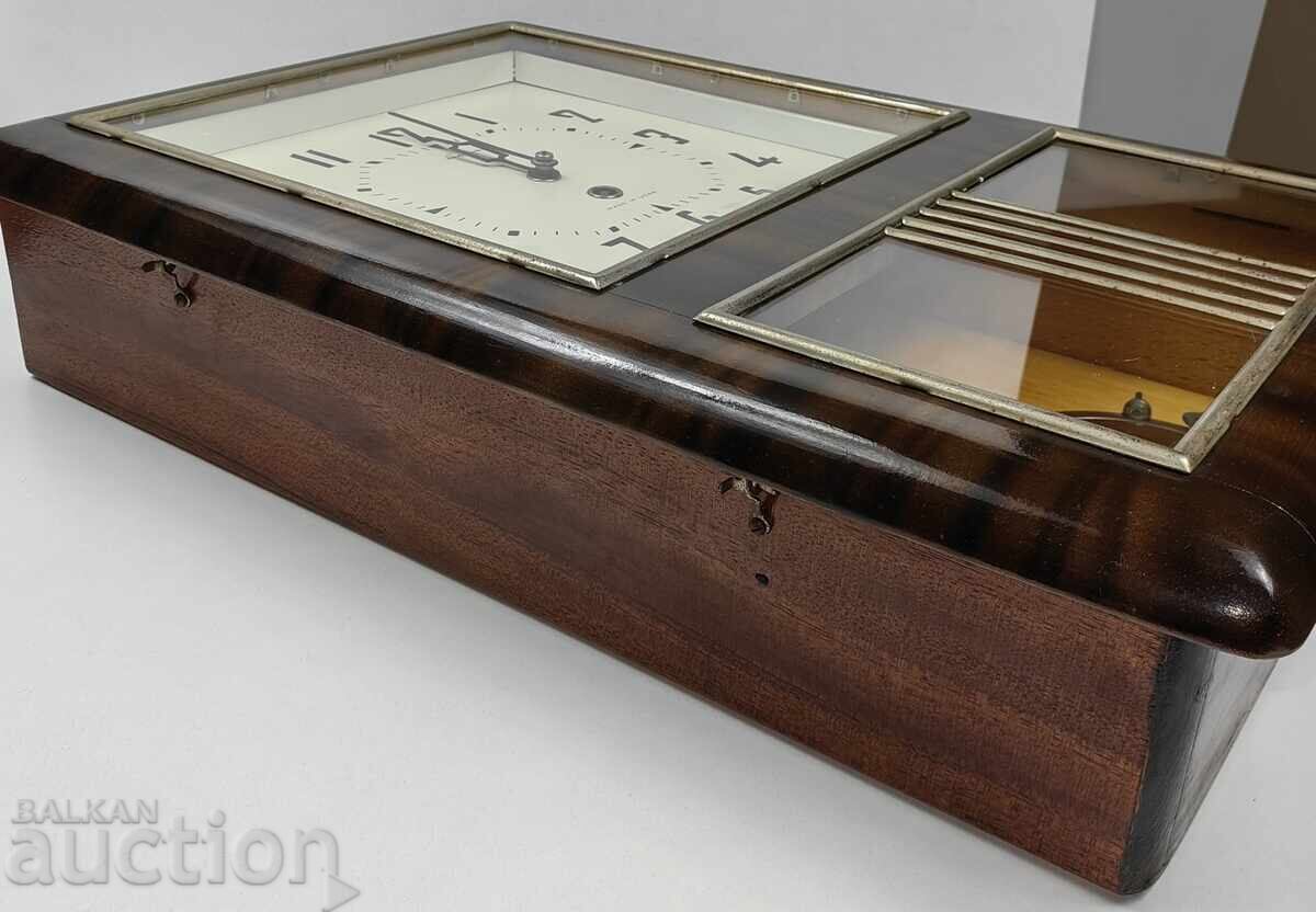 Licitație Ceas de perete sovietic Jantar din chihlimbar, nu funcționează, pentru interior