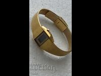 ROYAL LCD QUARTZ SWISS MADE RARE GOLD PLATED DON'T KNOW IF IT WORKS