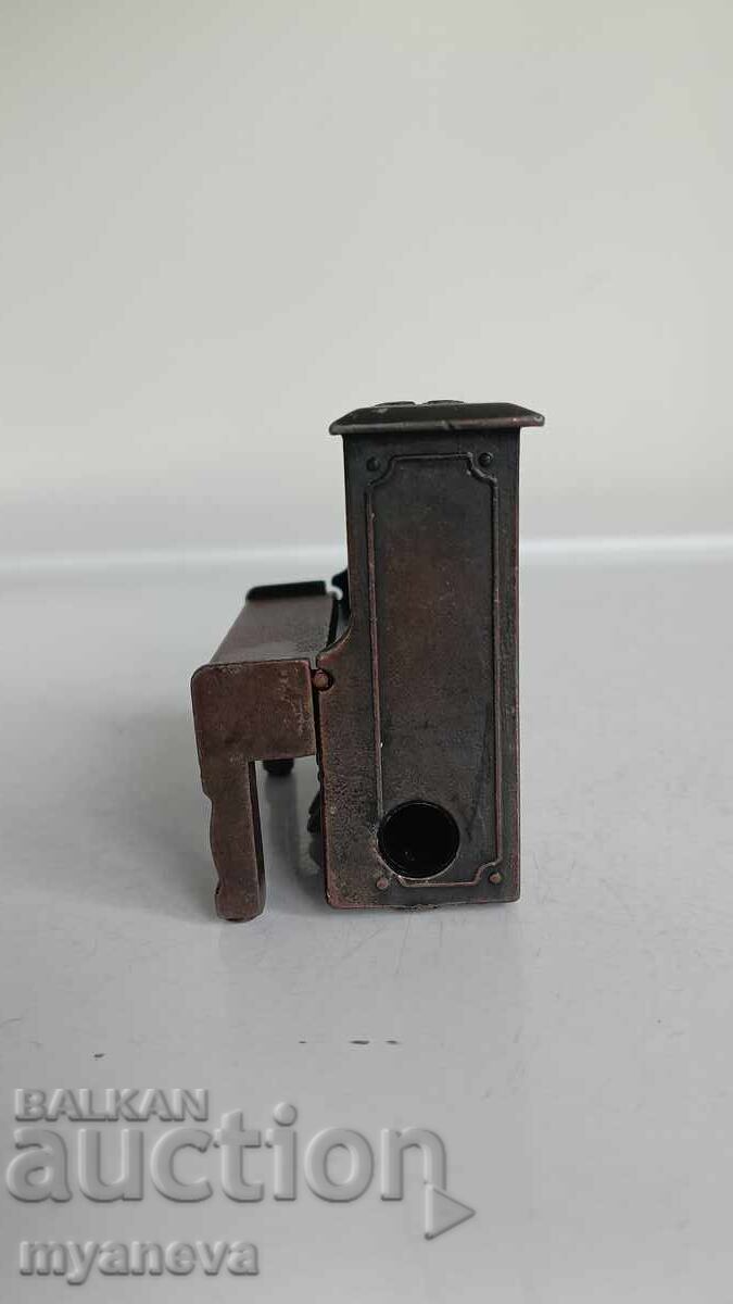 Livrarea Pian, vintage, figurină metalică cu ascuțitoare