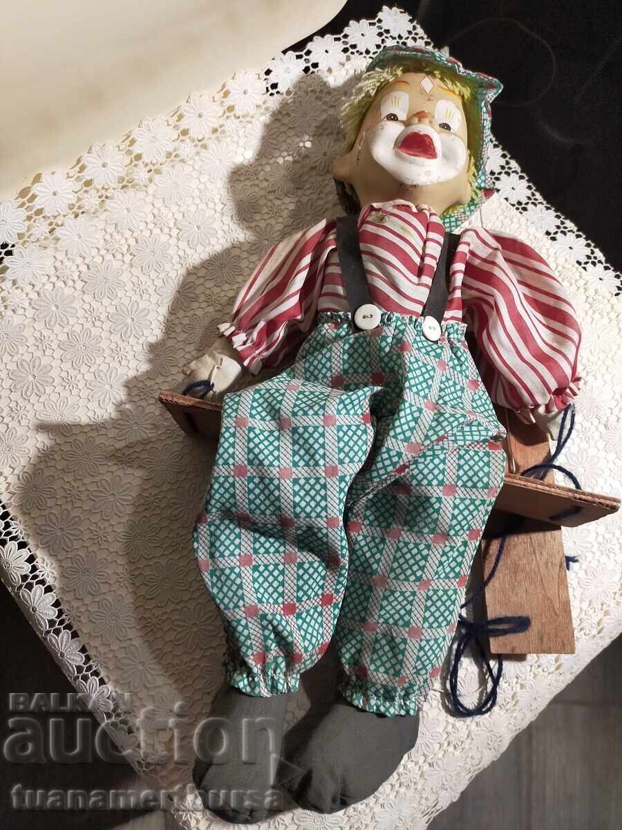 Порцеланова кукла с цена € 10.00 | 19.56 лв.