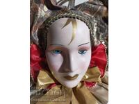 Κούκλα από πορσελάνη