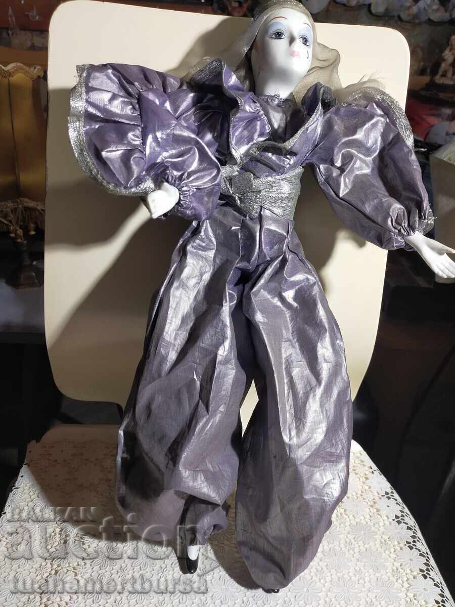 Livrarea Papusa de portelan