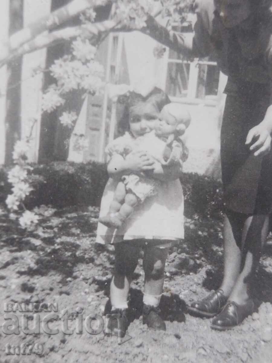 Snimka dete s kukla – Tsarstvo Bŭlgariya - 5