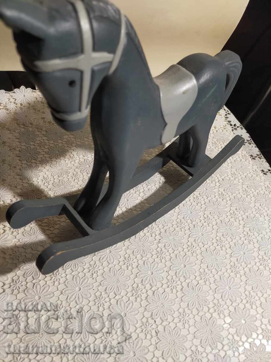 Delivery of Wooden horse