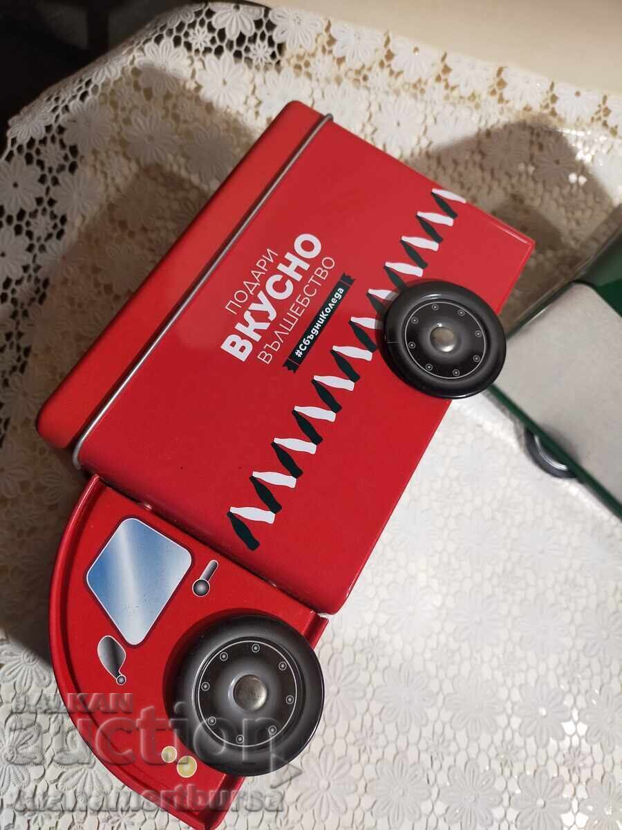 Licitație două camioane