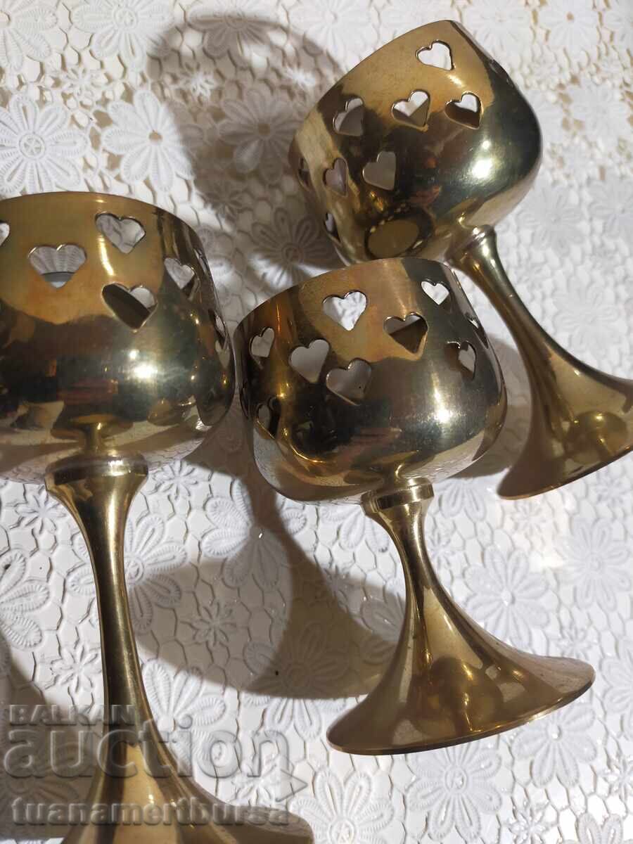 Δημοπρασία τρία μεταλλικά κηροπήγια