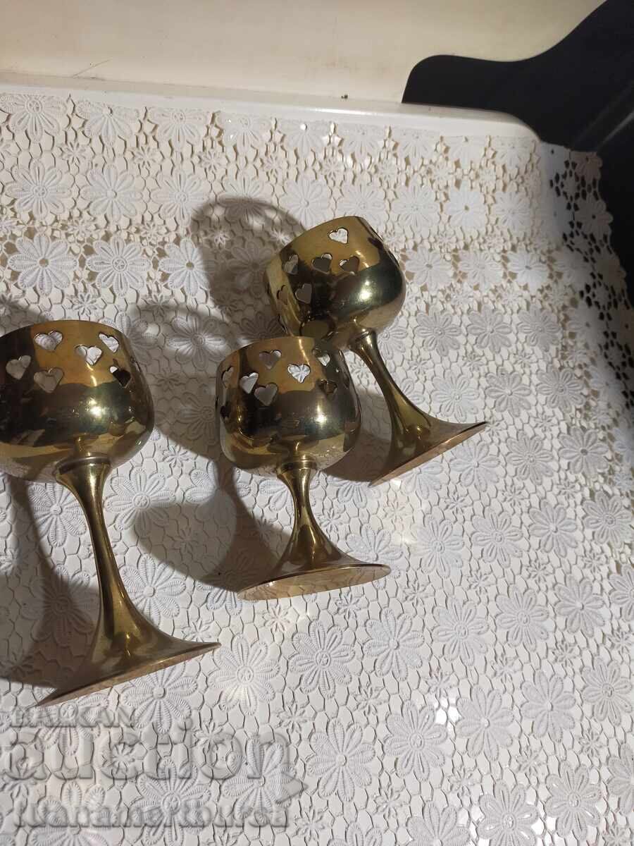 τρία μεταλλικά κηροπήγια - 6