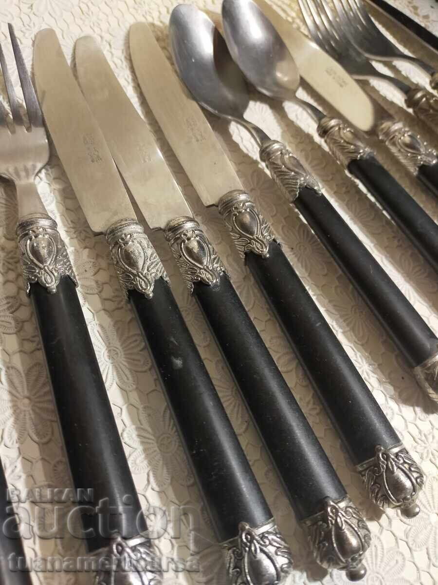 Παράδοση πιρούνι μαχαίρι κουτάλι