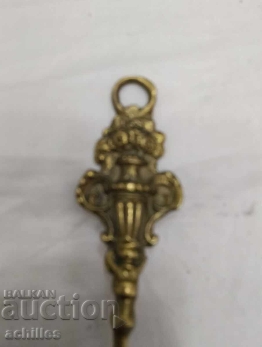 Cizmar de bronz cu preț € 10.00 | 19.56 BGN