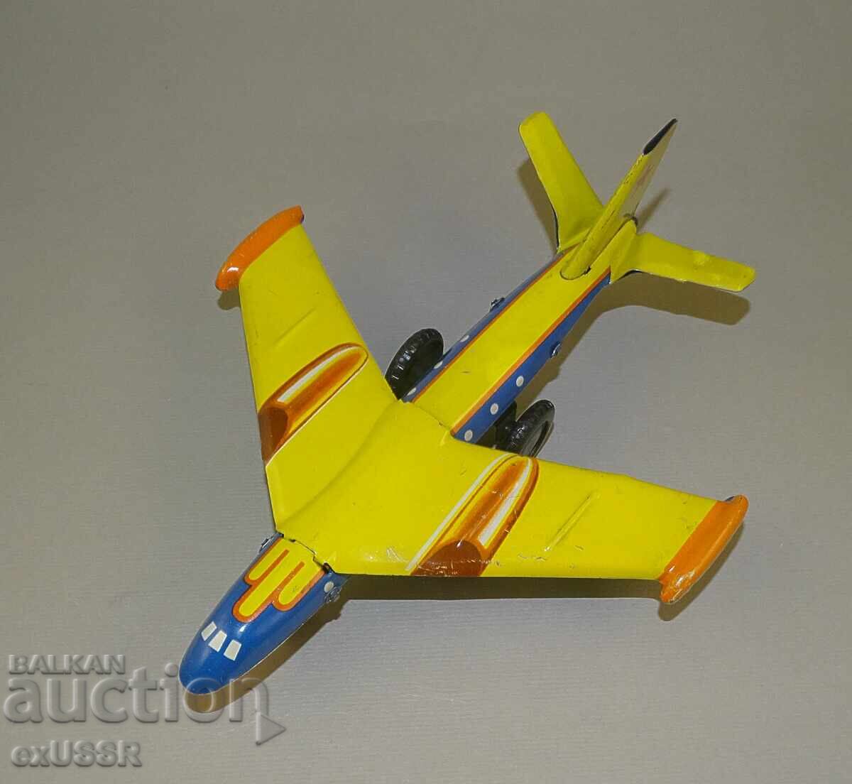 Руска Ламаринена играчка самолет с цена € 20.00 | 39.12 лв.