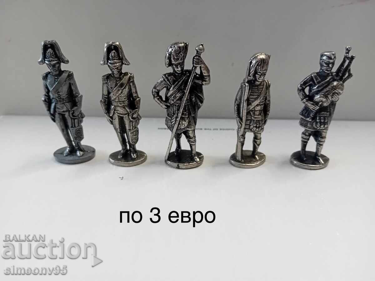 Стари метални войници играчки фигурки Киндер kinder Стари метални войници играчки фигурки Киндер kinder