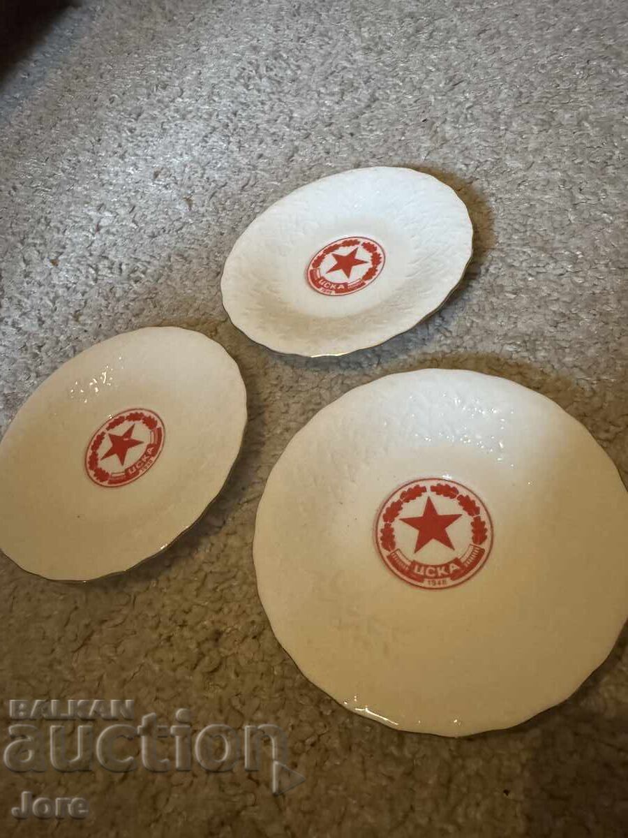 3 броя чинийки цска