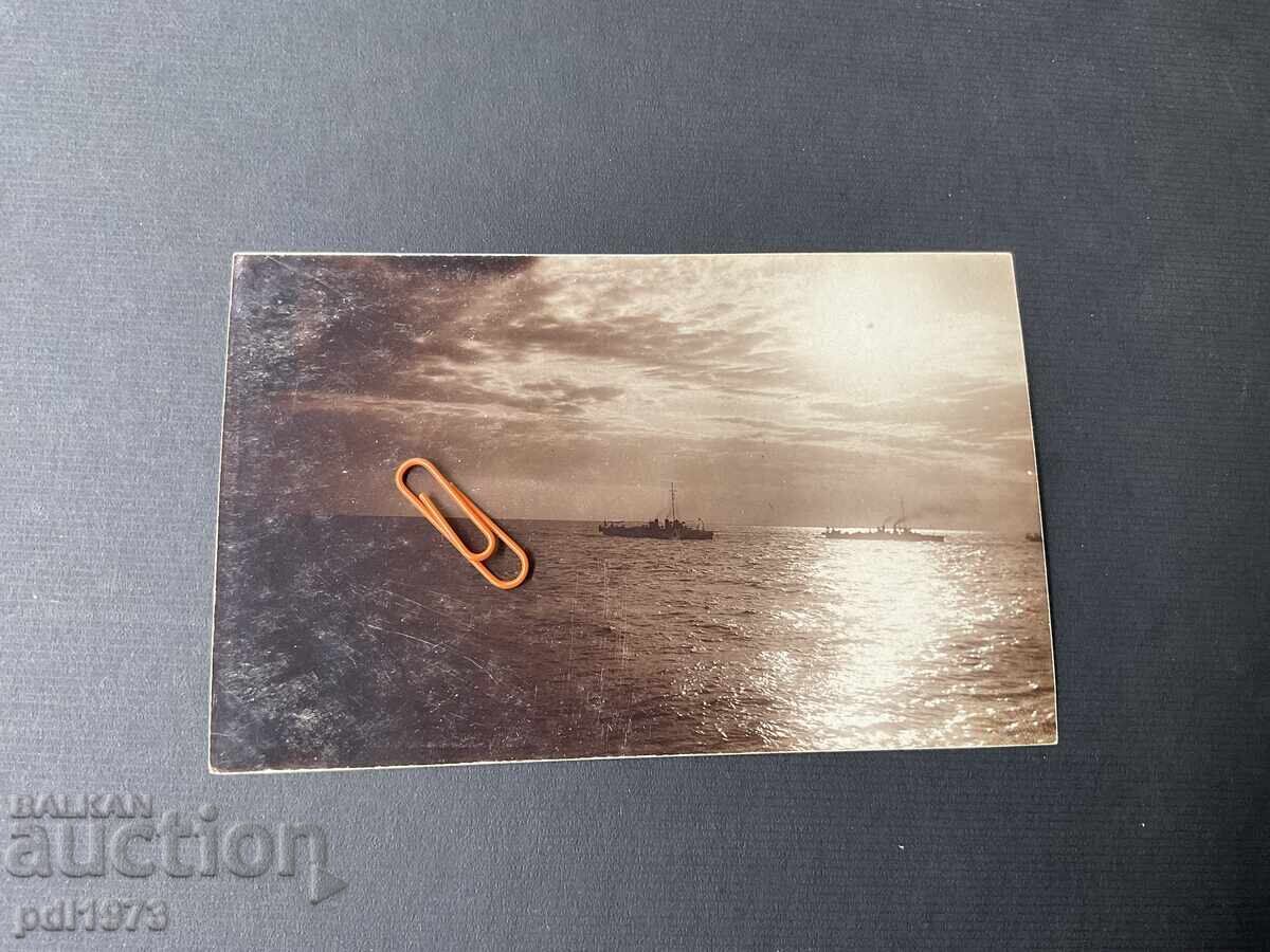 Veche fotografie a navei de dragare a minelor 1924