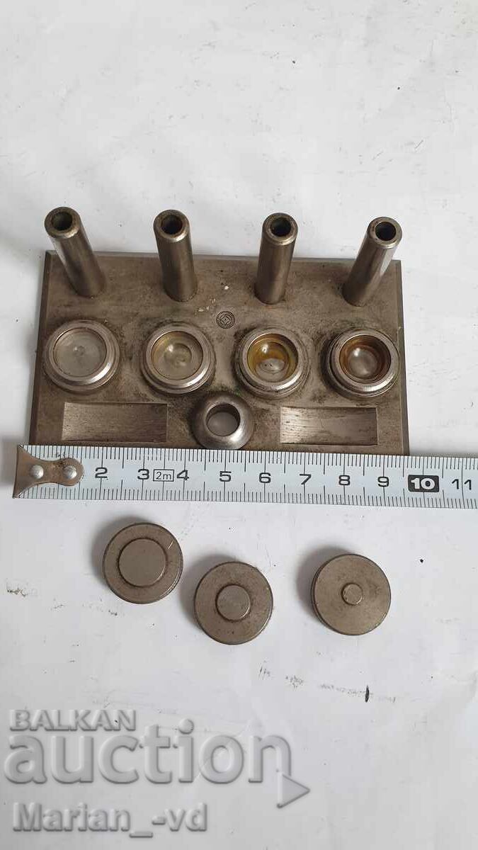 Licitație Suport din oțel pentru 4 uleiuri de lubrifiere pentru ceasuri