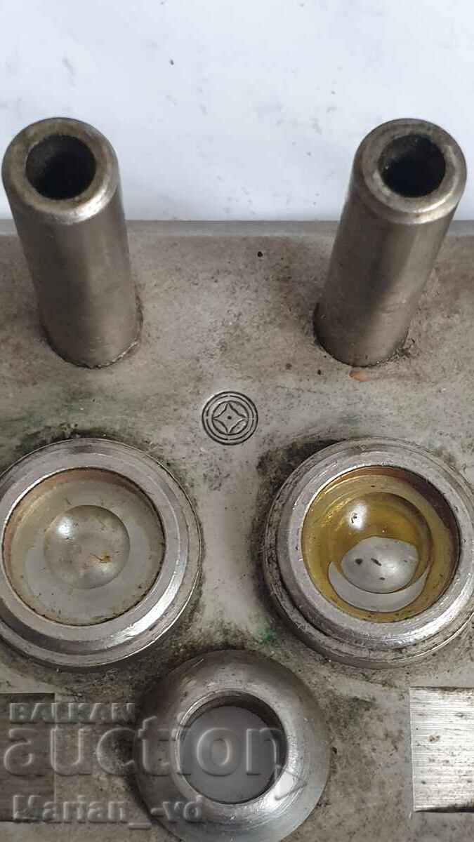 Livrarea Suport din oțel pentru 4 uleiuri de lubrifiere pentru ceasuri