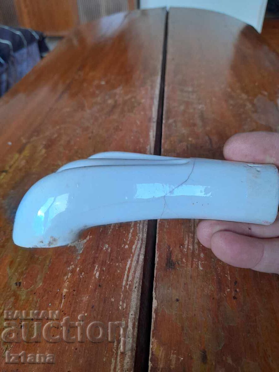 Izolator vechi din porțelan cu preț € 15.00 | 29.34 BGN Izolator vechi din porțelan cu preț € 15.00 | 29.34 BGN