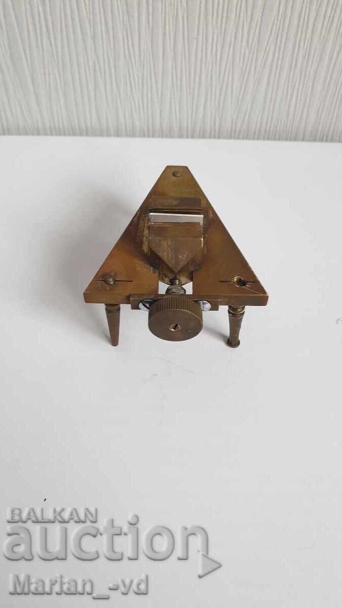 Старо малко бронзово часовникарско менгеме - 6 Старо малко бронзово часовникарско менгеме - 6