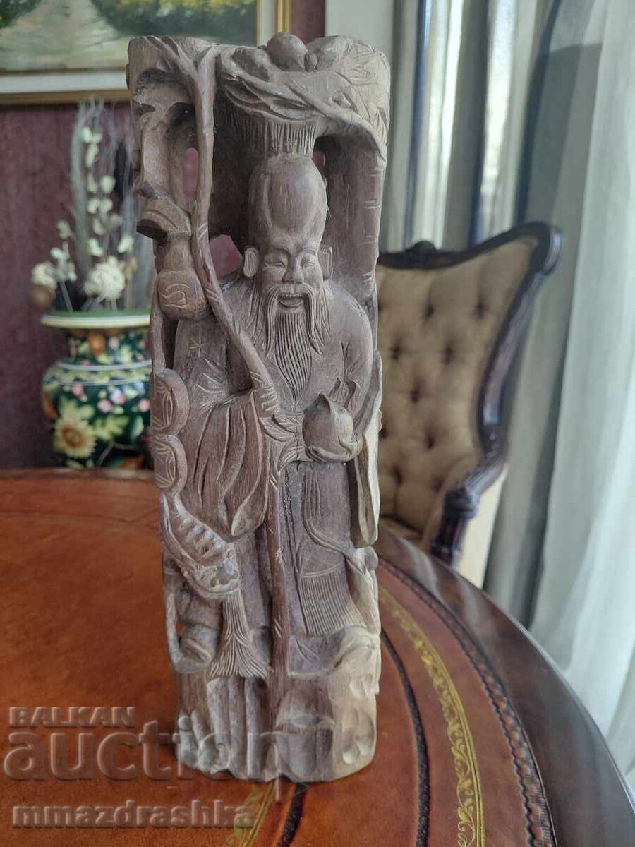 Statuetă din lemn, sculptată în lemn