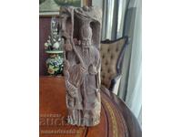 Statuetă din lemn, sculptată în lemn