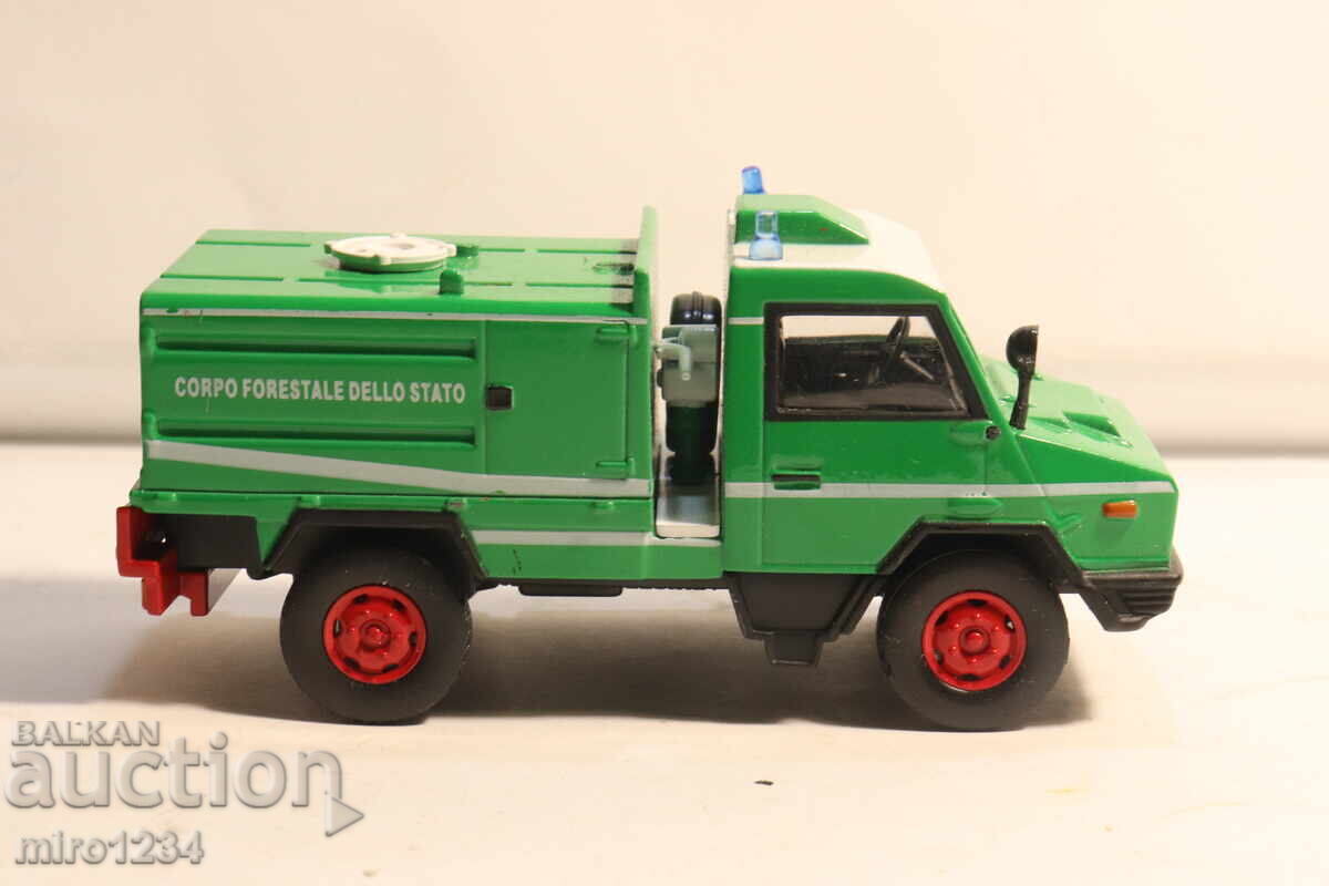Livrarea 1/50 IVECO CAMION POMPIERI JUCĂRIE MODEL