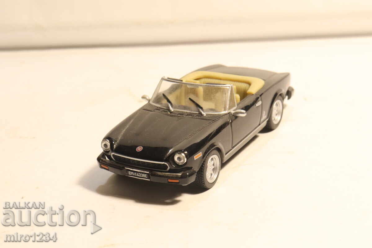 Licitație 1/43 FIAT 124 COUPE MAȘINUȚĂ JUCĂRIE MODEL Licitație 1/43 FIAT 124 COUPE MAȘINUȚĂ JUCĂRIE MODEL