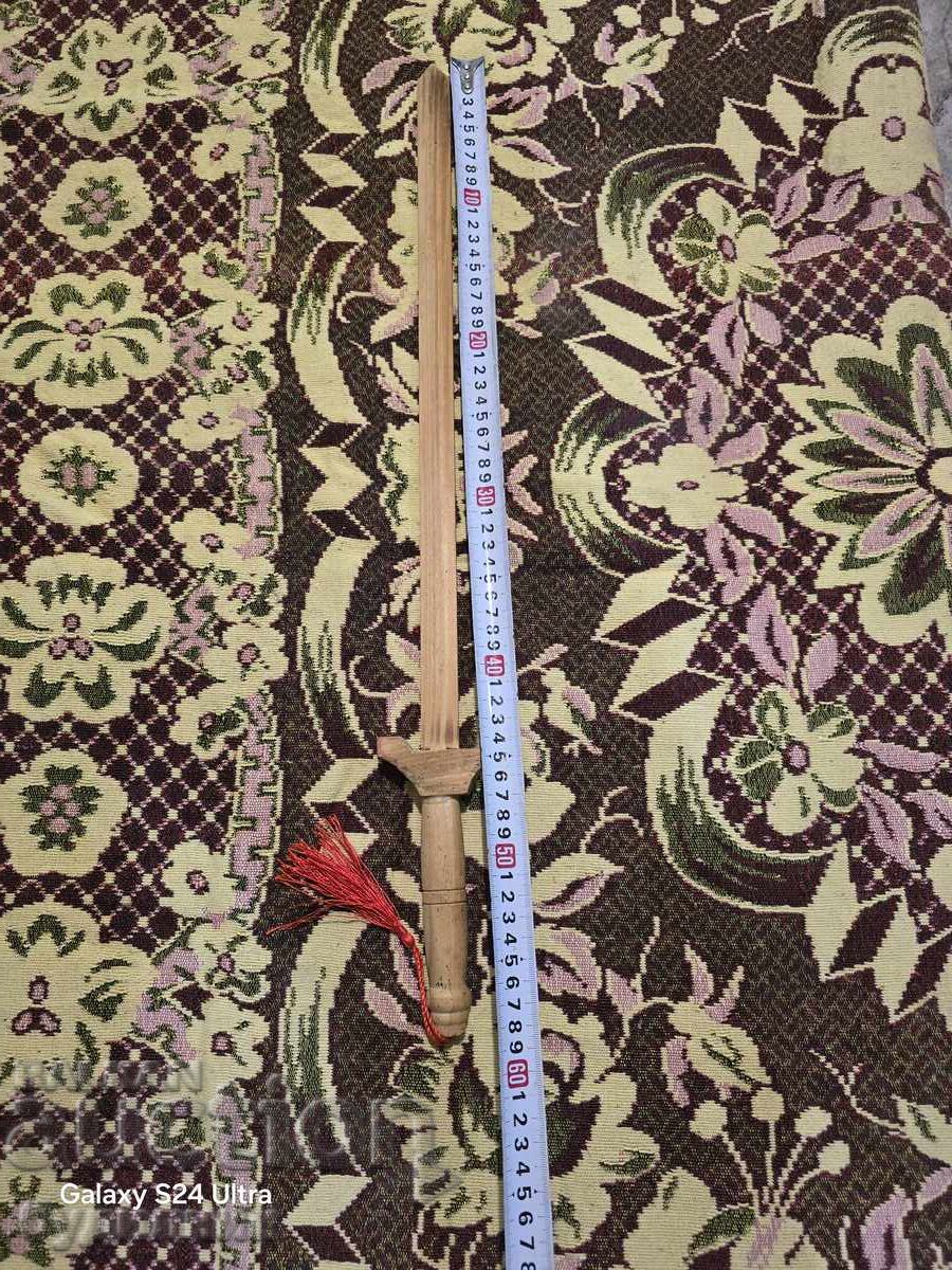 Licitație Sabie din lemn suvenir. BZC. Peste 100 de licitații. Vezi Licitație Sabie din lemn suvenir. BZC. Peste 100 de licitații. Vezi