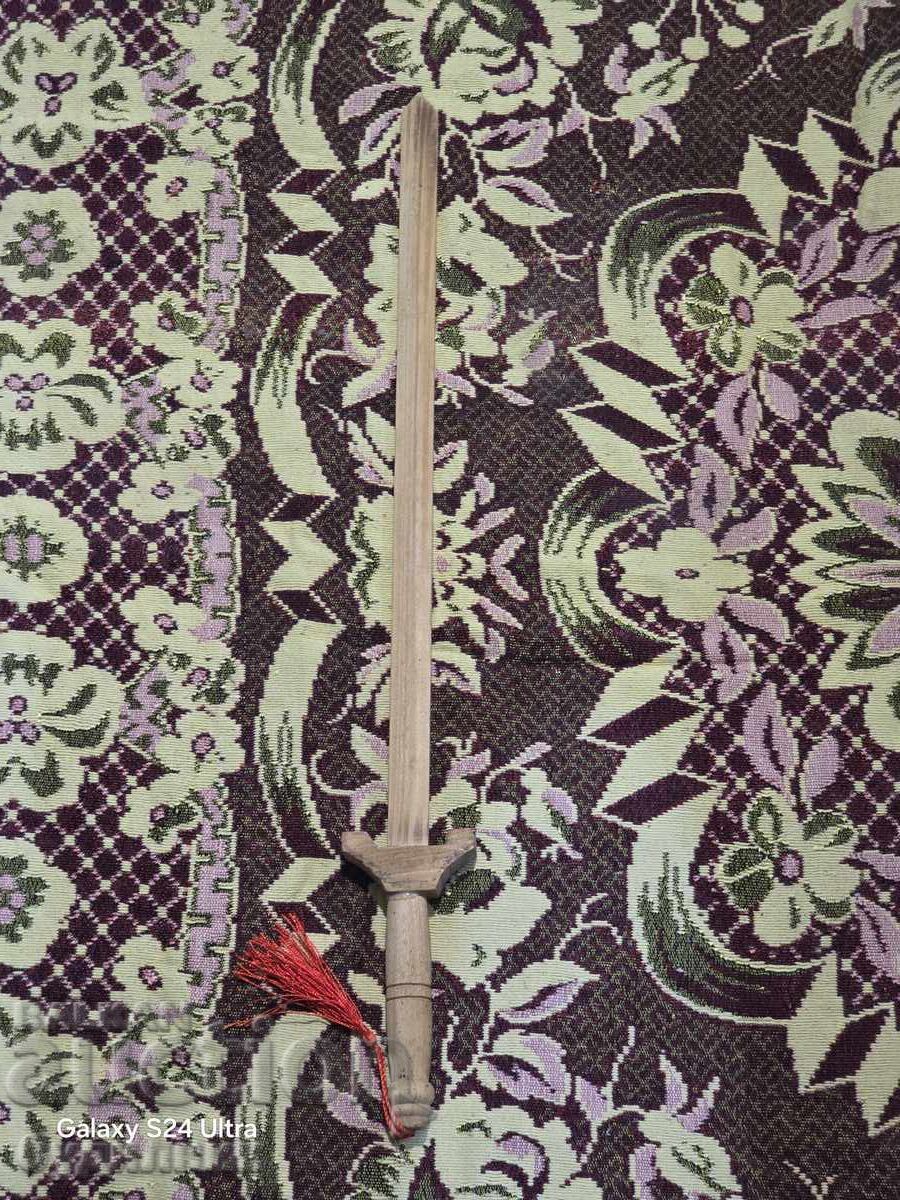 Sabie din lemn suvenir. BZC. Peste 100 de licitații. Vezi Sabie din lemn suvenir. BZC. Peste 100 de licitații. Vezi