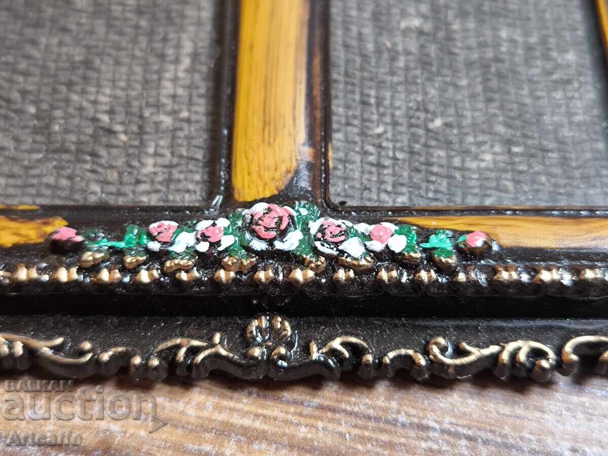 Delivery of Vintage double photo frame with floral motifs Delivery of Vintage double photo frame with floral motifs